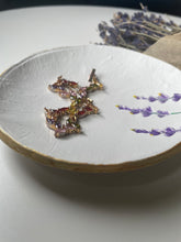 Load image into Gallery viewer, Handmade Jewellery Dish Lavander Pattern