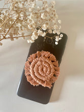 Load image into Gallery viewer, Handmade Macrame Spiral Phone Pop-Up Button
