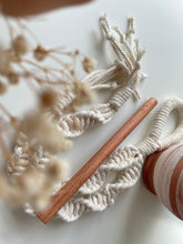 Load image into Gallery viewer, Macrame toilet roll hanger
