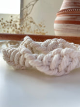 Load image into Gallery viewer, Macrame toilet roll hanger
